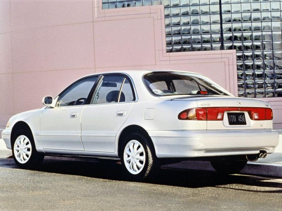  Hyundai Sonata 1993 года  (US) (фото 2 из 4)